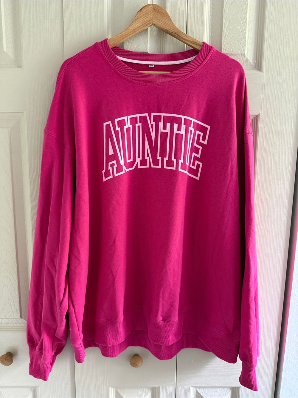 Pink 'AUNTIE' Graphic Women's Sweatshirt